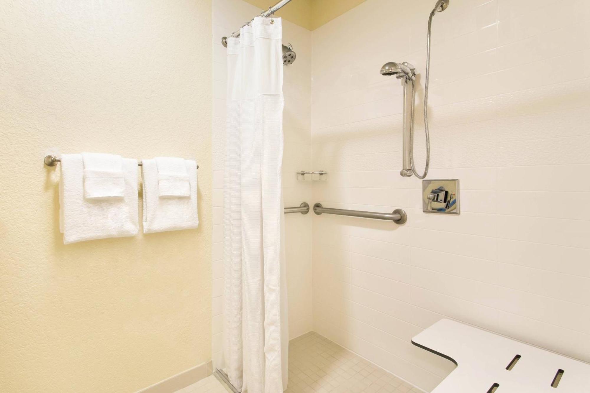 Fairfield Inn And Suites By Marriott Tampa Brandon Exterior photo