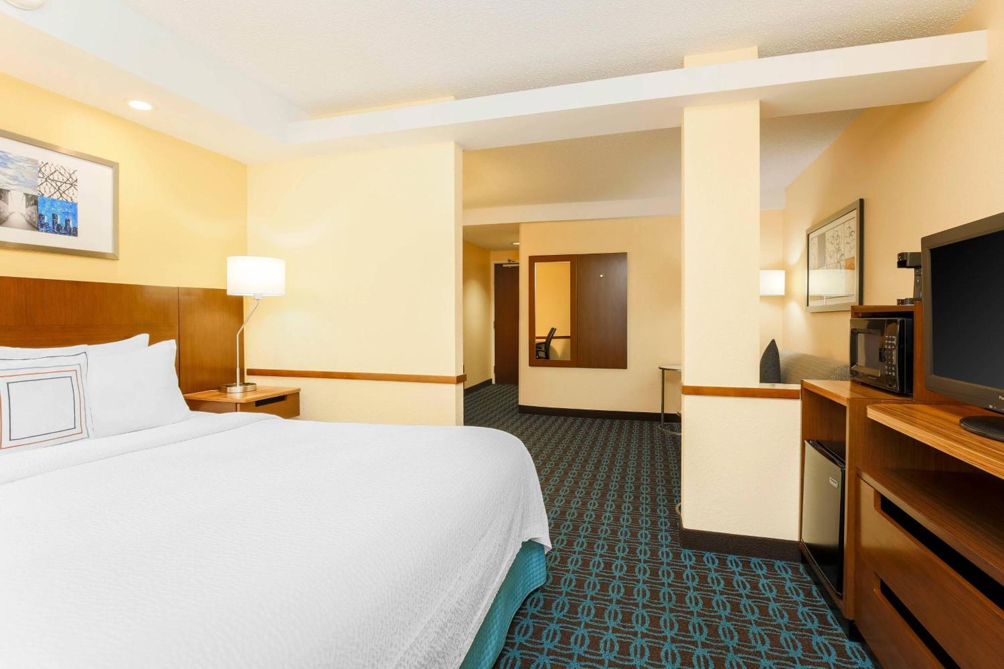 Fairfield Inn And Suites By Marriott Tampa Brandon Exterior photo
